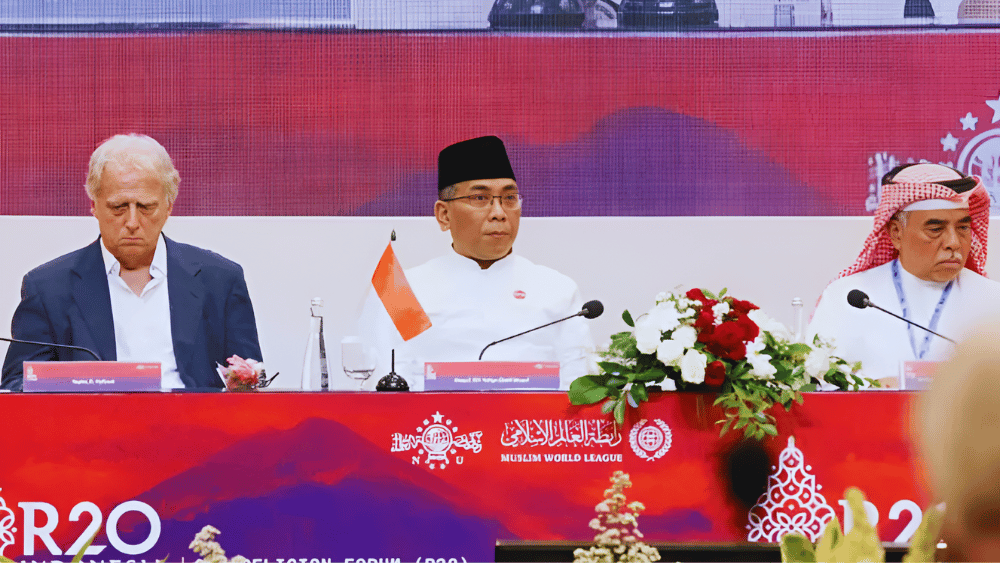 Mengurai Peran Holland Taylor dan Tantangan Kewaspadaan Ormas di Era Global