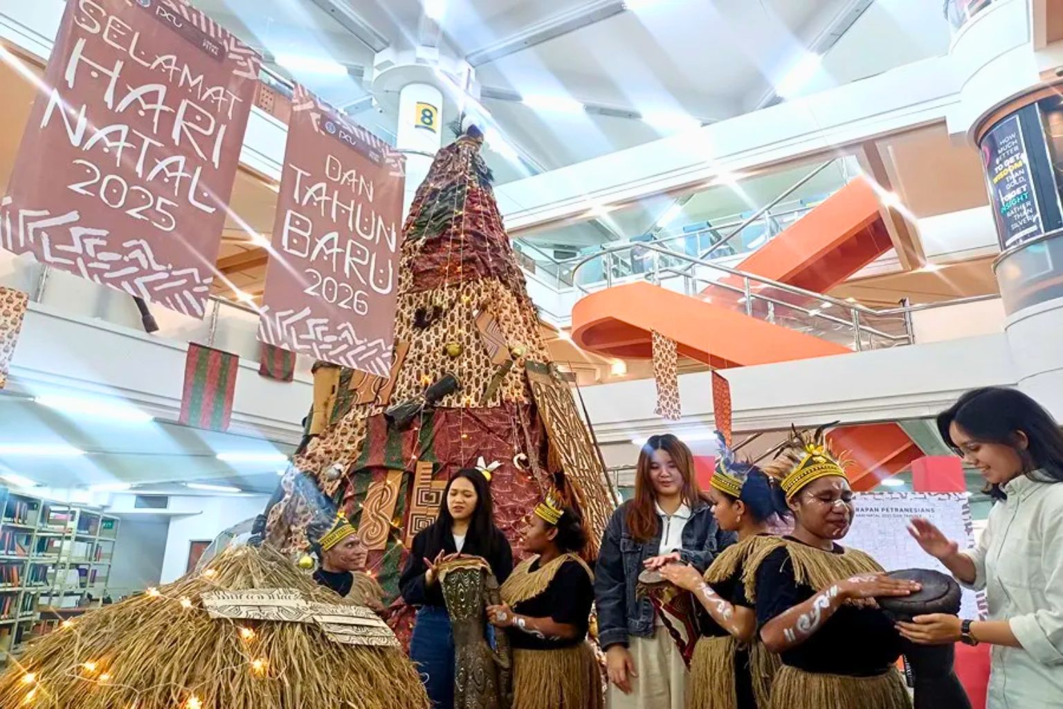 Terang dari Timur, Natal Papua di PCU