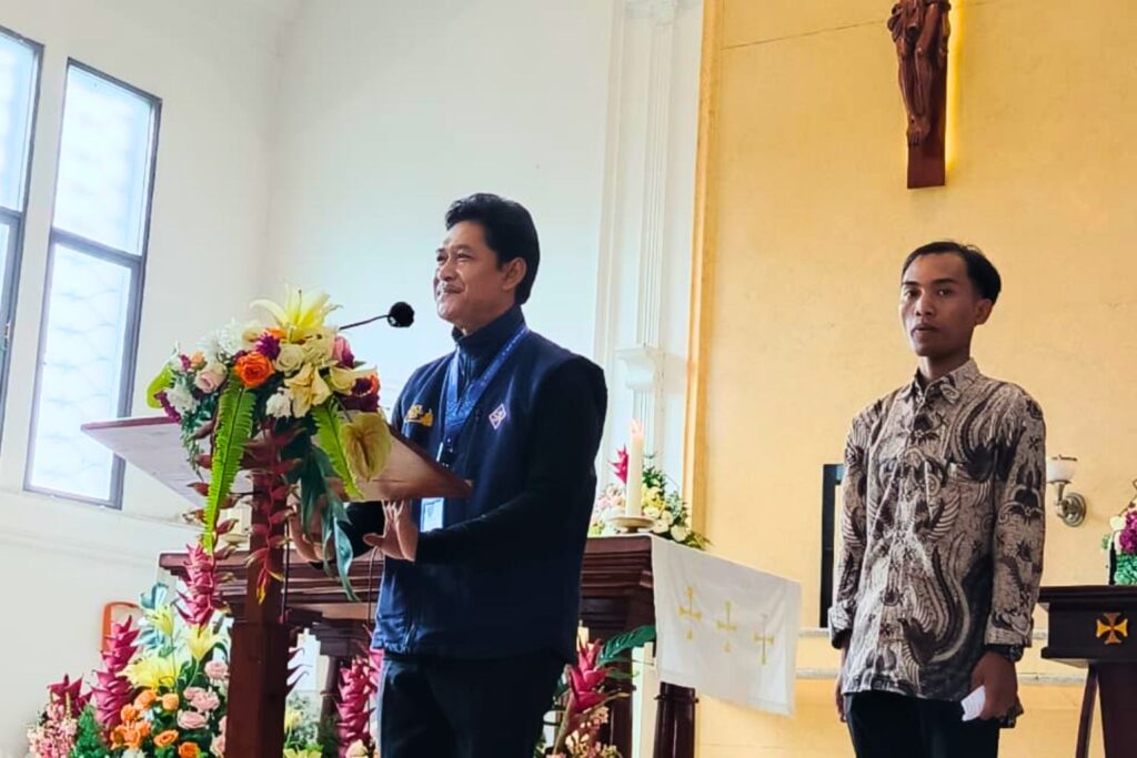 Penyaluran Parcel Natal Sehat Tentrem di Cirebon