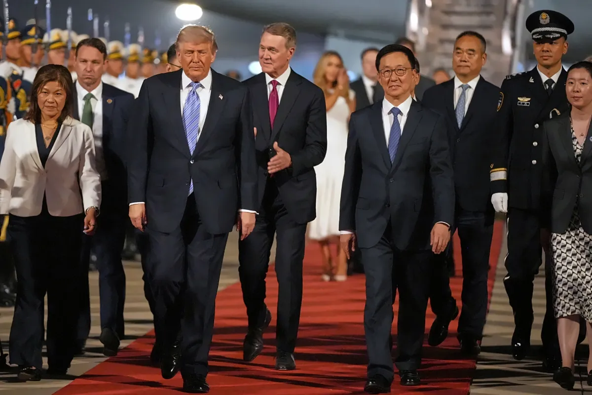 Donald Trump mengunjungi China