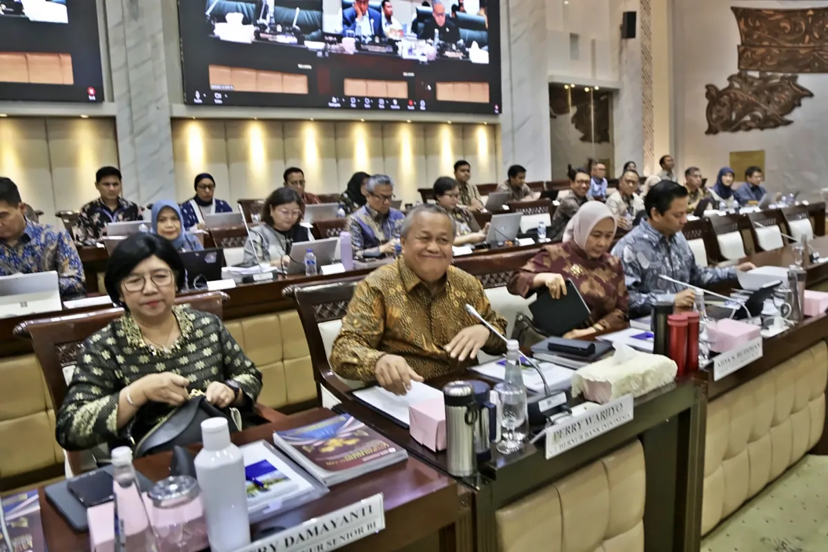 Rapat Kerja DPR RI dan Gubernur BI