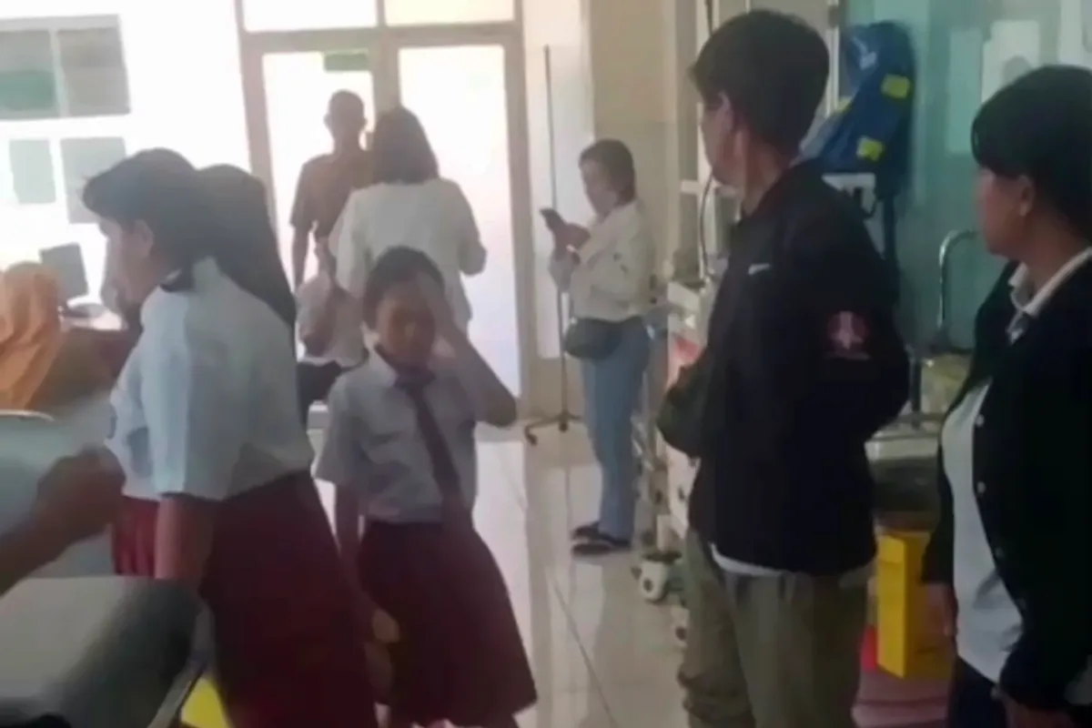 Ratusan Siswa Keracunan MBG di Surabaya