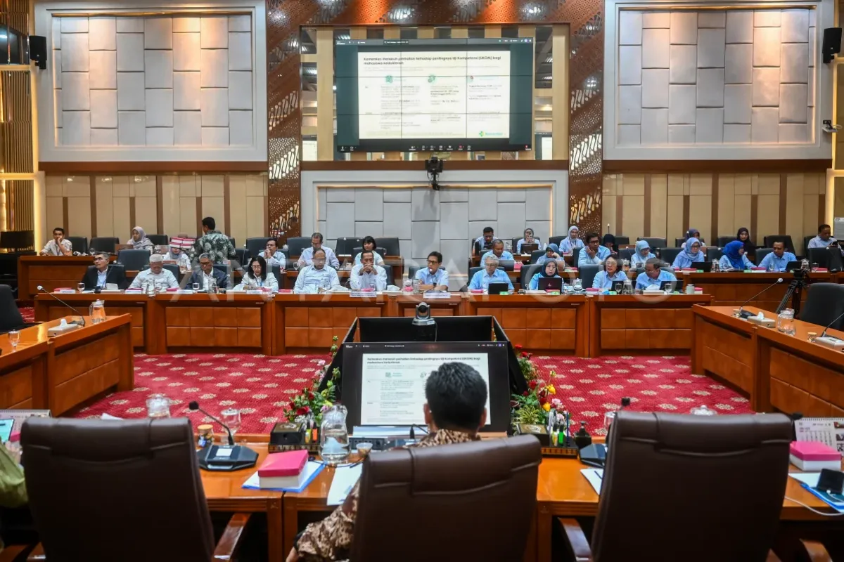 Rapat Kerja DPR RI dan Menteri Kesehatan